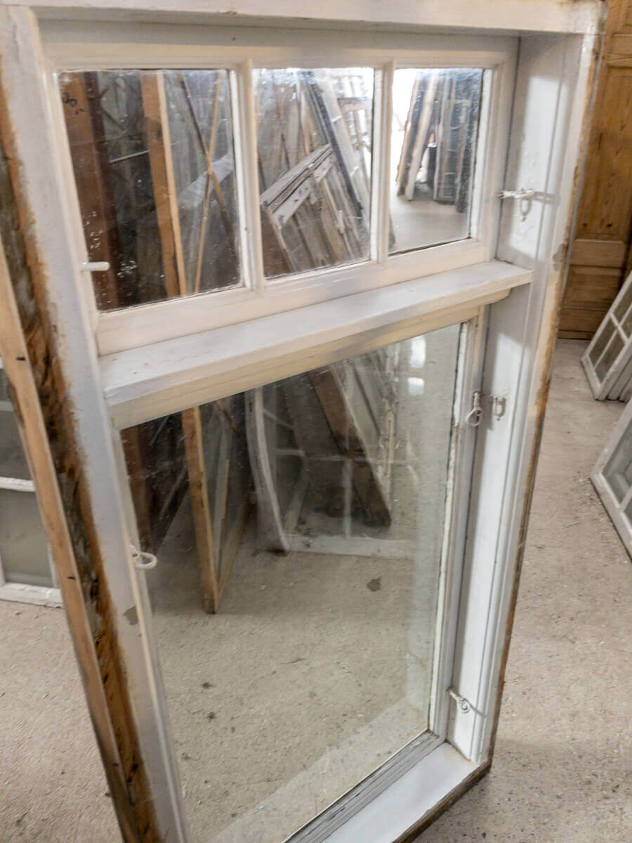 1-fags vindue med kæmpe rude i blæst glas