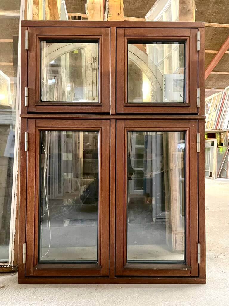 2-fags Dannebrogsvindue i teaktræ