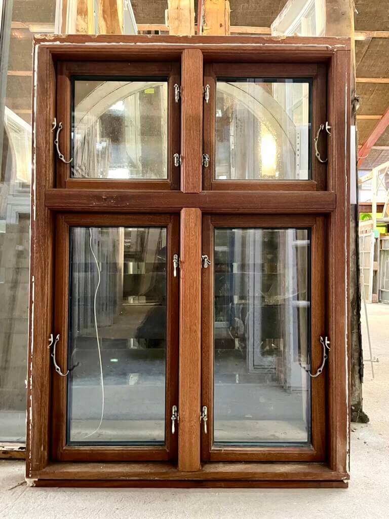 2-fags Dannebrogsvindue i teaktræ