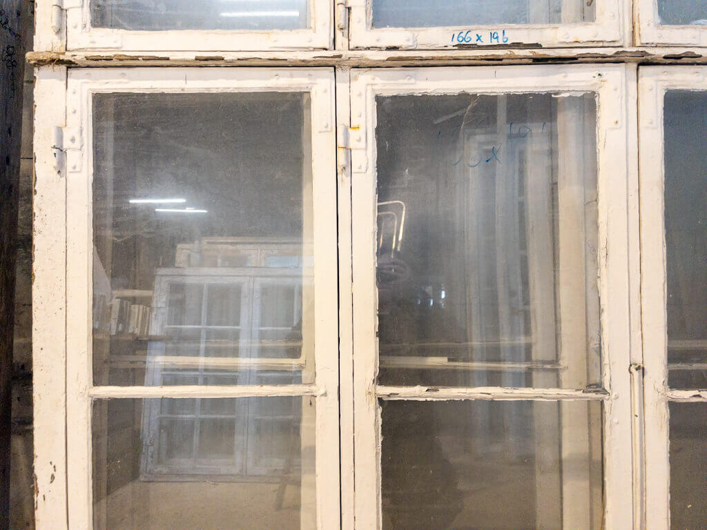 Stort 3-fags vindue m. blæst glas