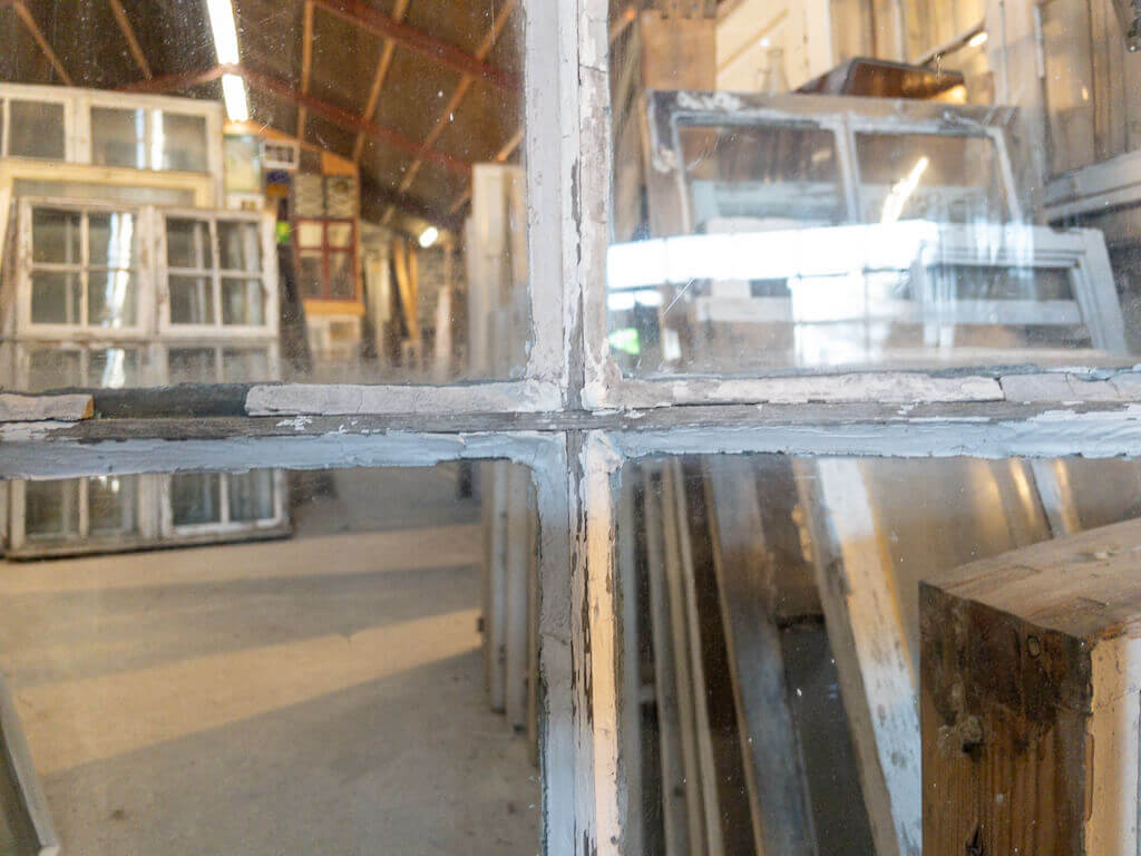6-ruders vinduesramme m. gammelt glas