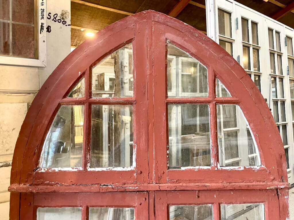 Sjældent palævindue m. spids bue