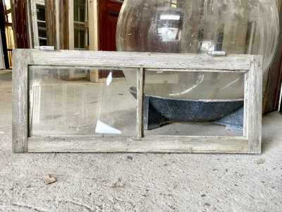 2-ruders, småsprosset overstykke til dør