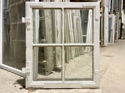 4-ruders vinduesramme fra ambassade