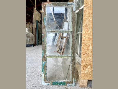 Antik 3-ruders vinduesramme til istandsættelse