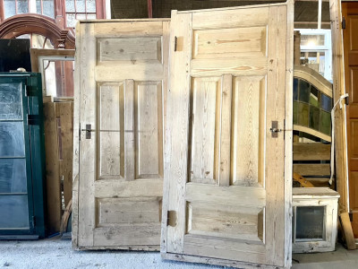 Antikke, spændende døre