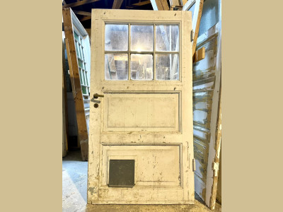 Bred og lav kælderddør m. 6 ruder