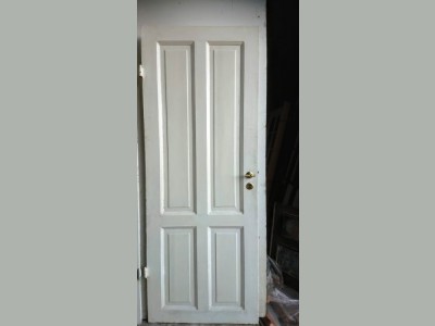 Klassisk fyldningsdør m. karm og greb