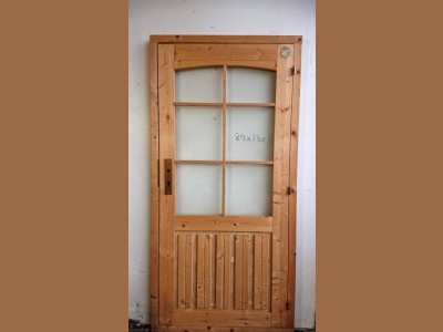 Dør med glas og karm