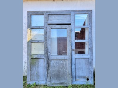 Dørparti er desværre solgt.  Men fire sidepartier haves.