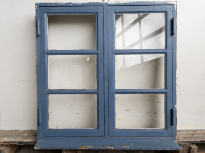 Fint, lille bondehusvindue m. karm