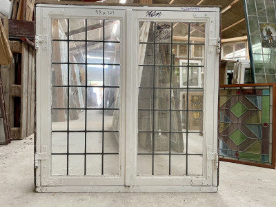 Flotte bondehusvinduer m. blyindfattet glas