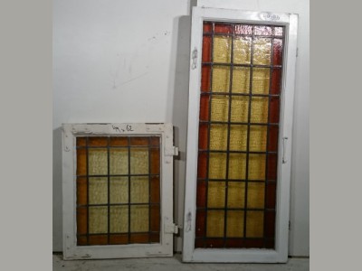 Blyindfattede vinduer med farvet glas