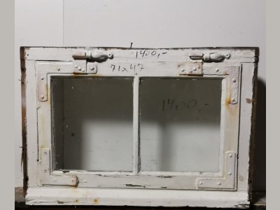 Lille tophængt sprossevindue