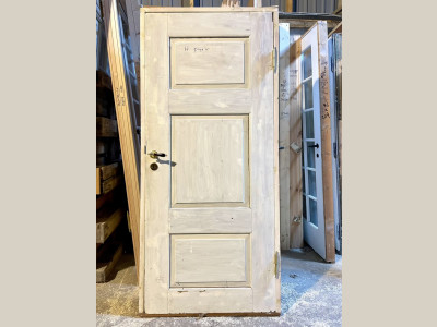 Højrehængt, lav bondehusdør m. karm