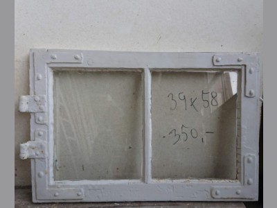 Lille 2-ruders vindue i god stand