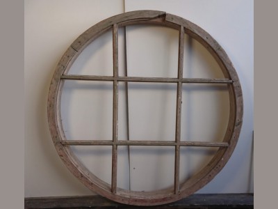 Perfekt rundt vindue i perfekt stand