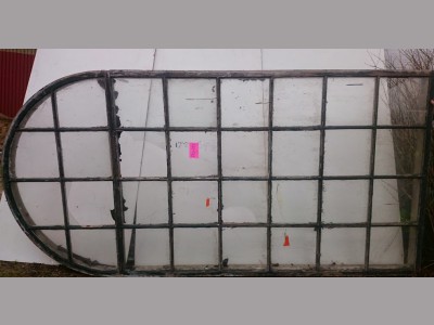 Kæmpe stort industrivindue af træ