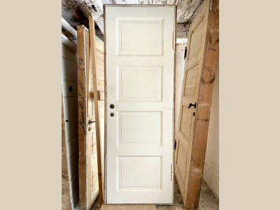 Klassisk, smal fyldningsdør m. karm