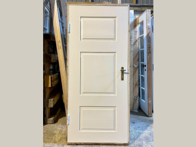 Lav, bondehusdør m. originale langskilte