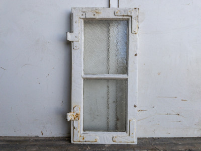 Lille badeværelsesvindue m. nopret glas