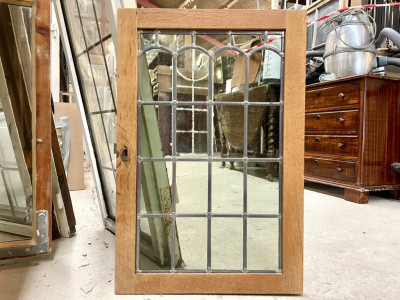 Lille skabslåge m. blyindfattede glas