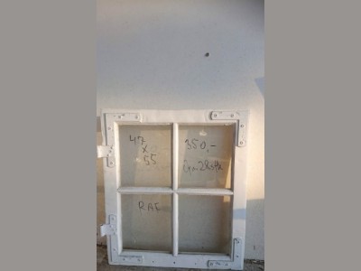 4-ruders vinduesramme med fin maling og træ