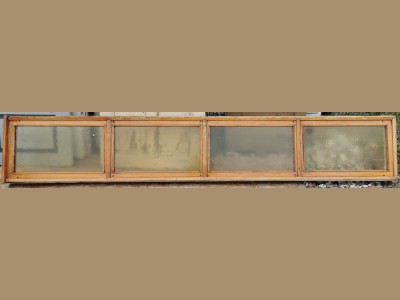 Bredt 4-ruders fastkarmsvindue m. råglas