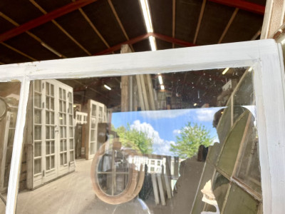 Originalt trukket glas i stor forsatsramme
