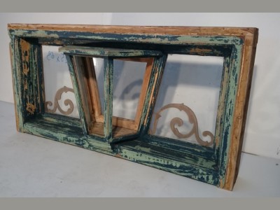 Overvindue med udhæng til lampe