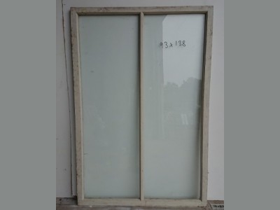 Vinduesramme m. to store ruder