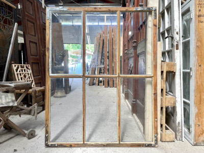 Restaureret fabriksvindue m. store ruder