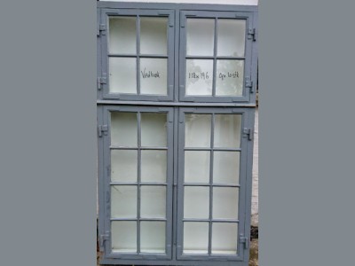 Fornemt palævindue i perfekt stand