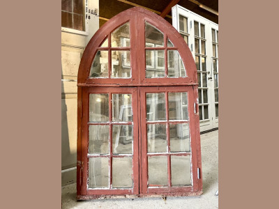 Sjældent palævindue m. spids bue