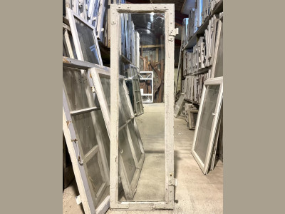 Smal 1-rudes vinduesramme m. blæst glas