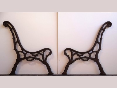 Gammelt bænk-stel i jern