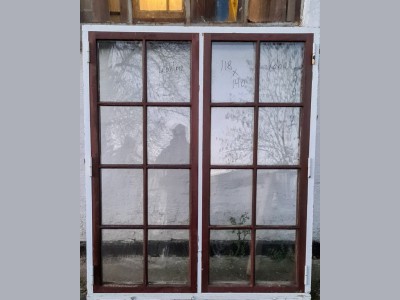 Koblet teaktræs-vindue