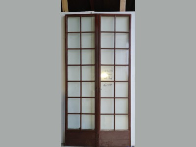 Høj, dobbelt teaktræsdør m. karm