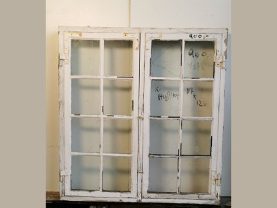 Klassisk 8-ruders bondehusvindue